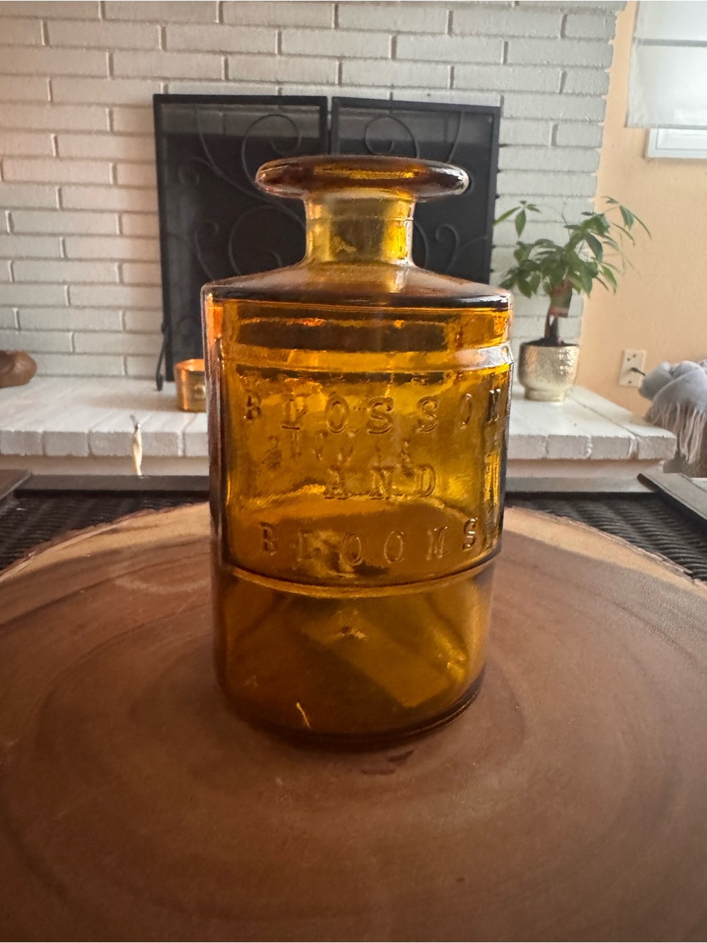 Valencia Vintage-Style Amber Glass Vase - Amber